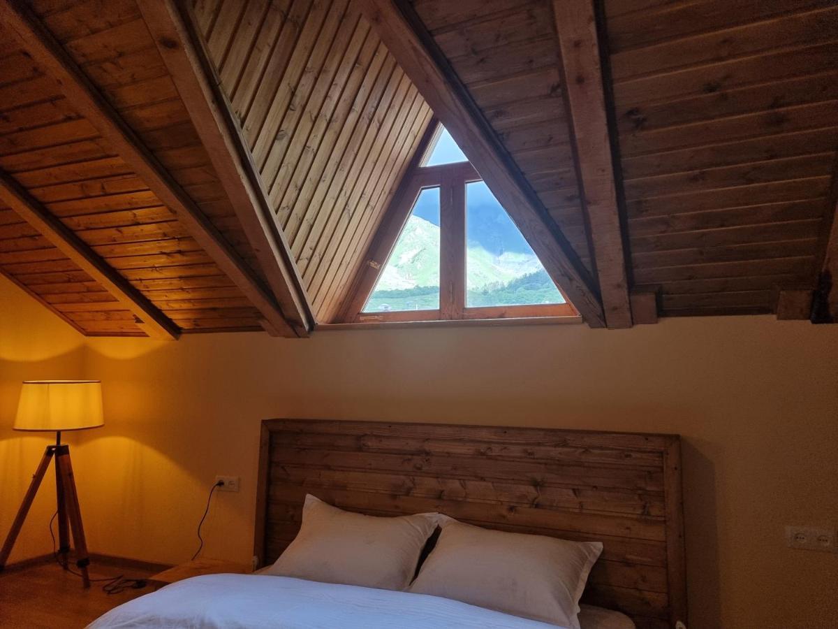 Graf Kazbegi Hotell Eksteriør bilde