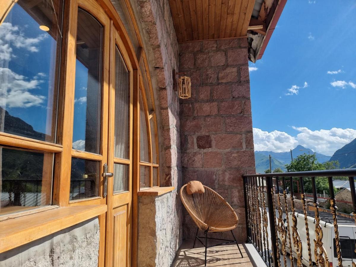 Graf Kazbegi Hotell Eksteriør bilde