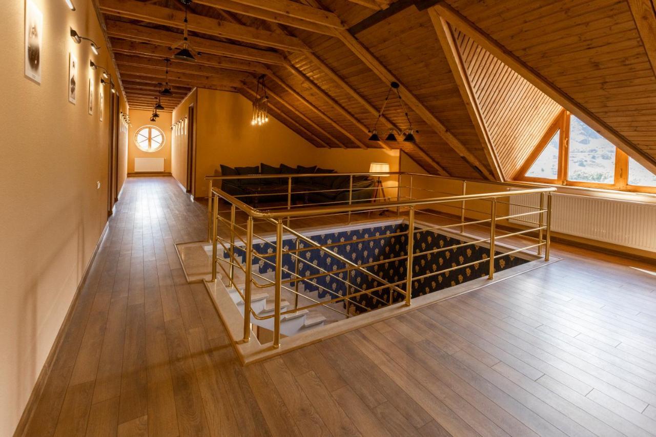 Graf Kazbegi Hotell Eksteriør bilde