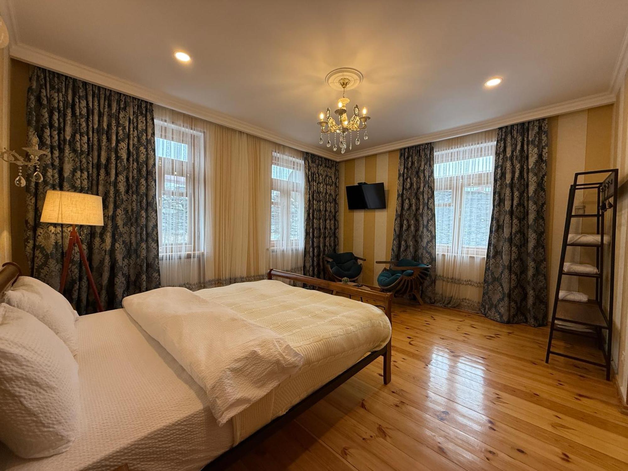 Graf Kazbegi Hotell Eksteriør bilde