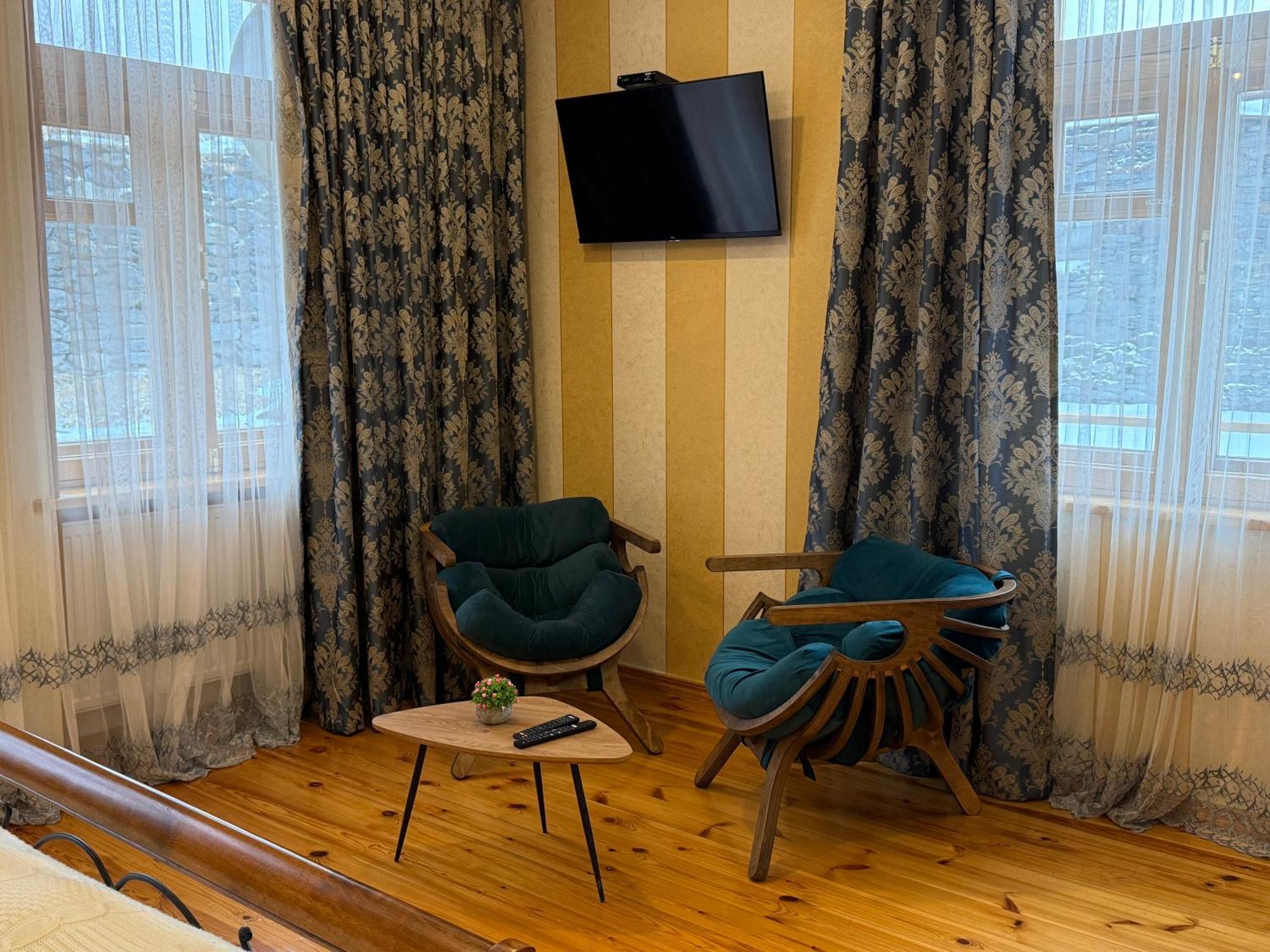 Graf Kazbegi Hotell Eksteriør bilde